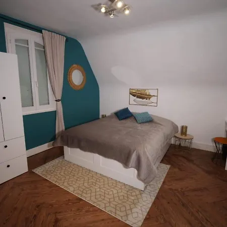 Le Manoir De Homestay *