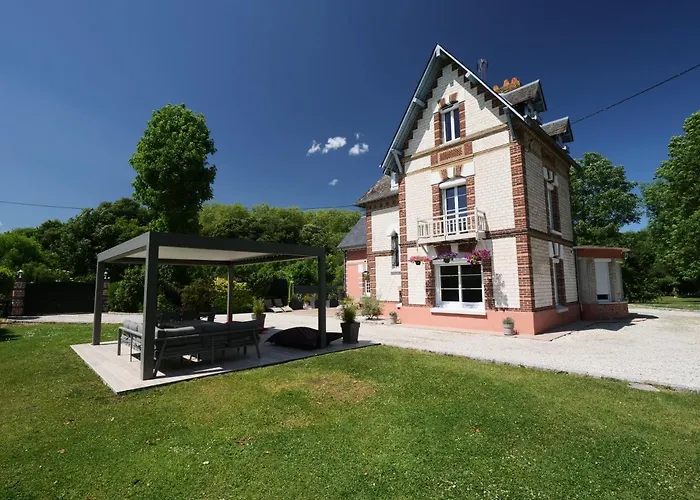 Le Manoir De Homestay *